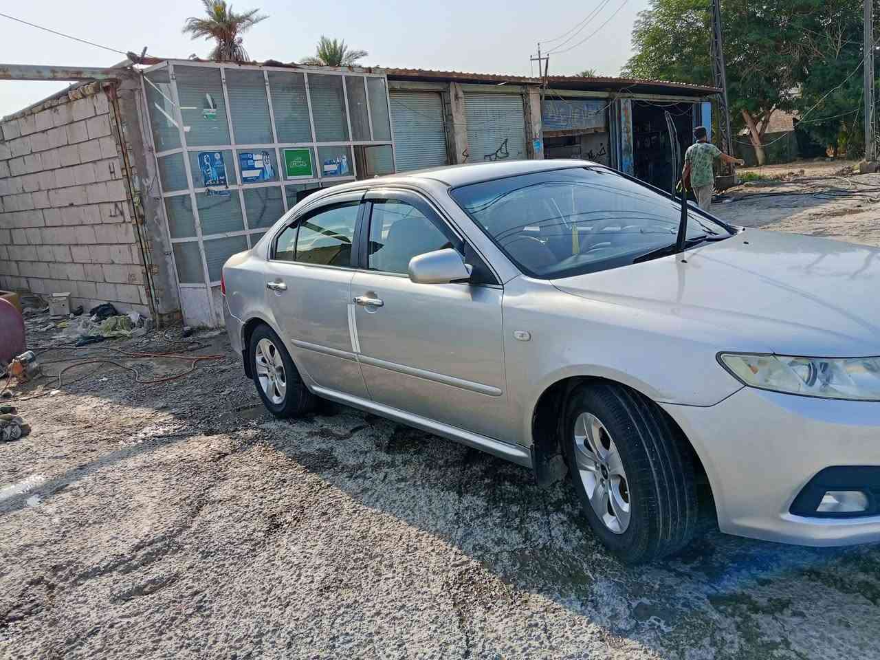 السلام عليكم سياره للبيع نظيفه السياره تبريد شغال عنده ظرف واريد ابي عنها فقط بيع/***********
