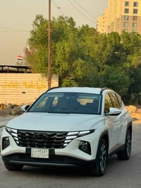 للبيع توكسان 2023 خليجيه ماشيه 14  جديده ارضيات الشركة بعده ما مستخدمه...