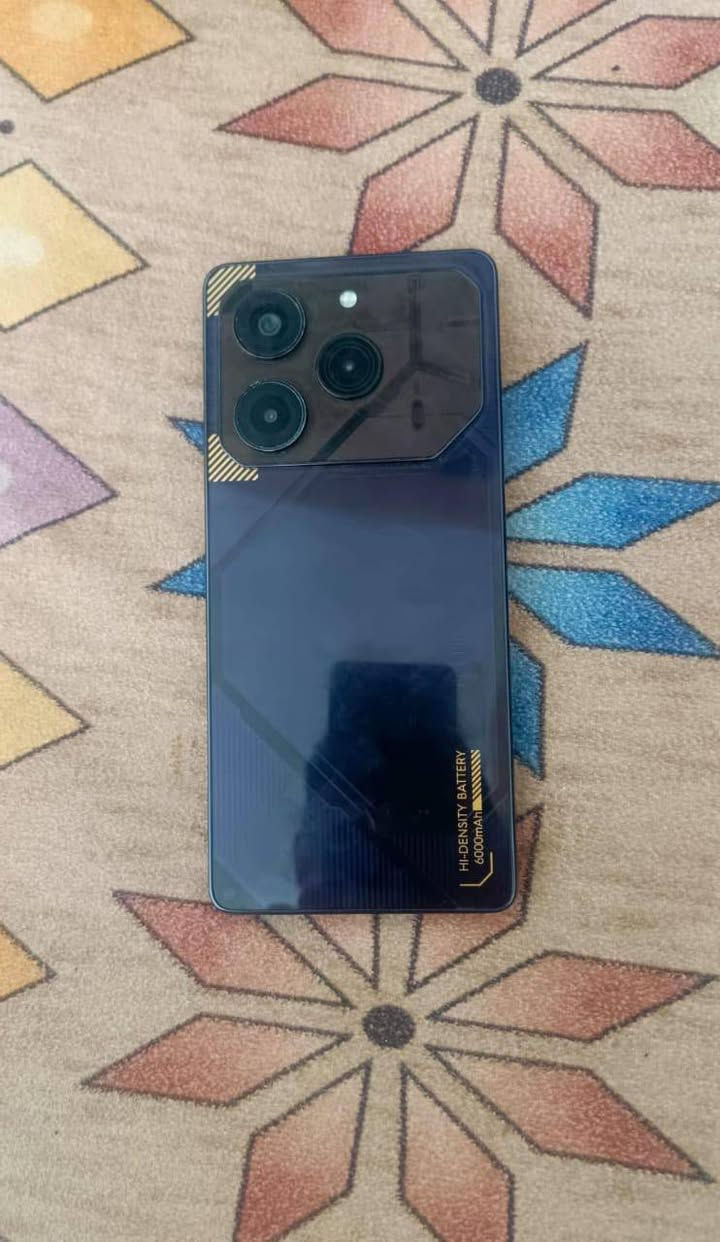 السلام عليكم جهاز TECNO POVA 6 Pro 5G مستعمل  للبيع نضيف مابي عطل غراضة كاملة 
 70 واط 
سعرة 210 وبي مجاب 
مكان بغداد
 الاستفسار ***********
