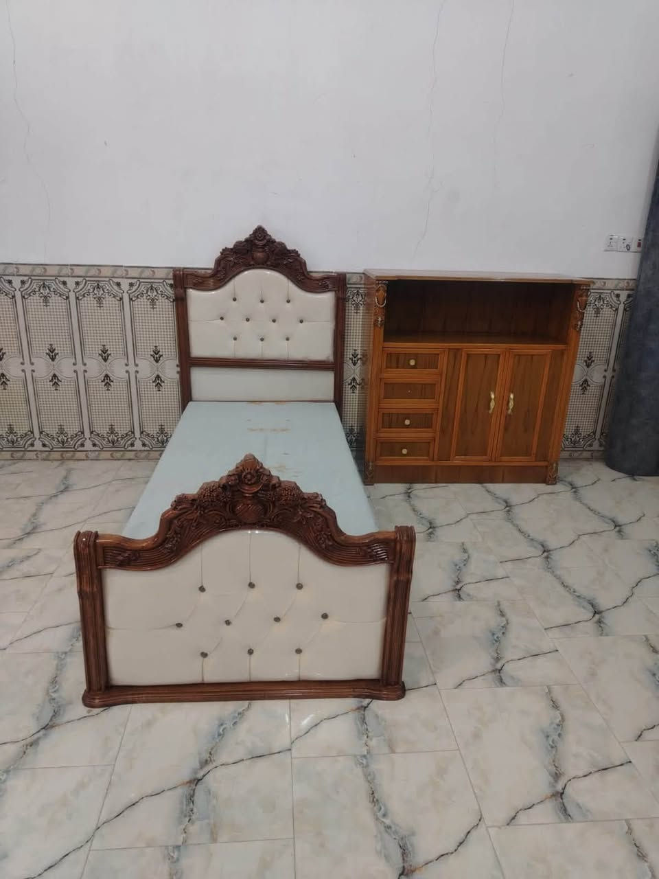 شغل نجاره تسكام جرابي اطفال
بوفيات حسب طلب الزبونه 
جزامات صبغ حراري اوفايت كناتير حسب طلب الزبون العنوان 
طريق البدعه مجاور مدرست السمو  
***********
