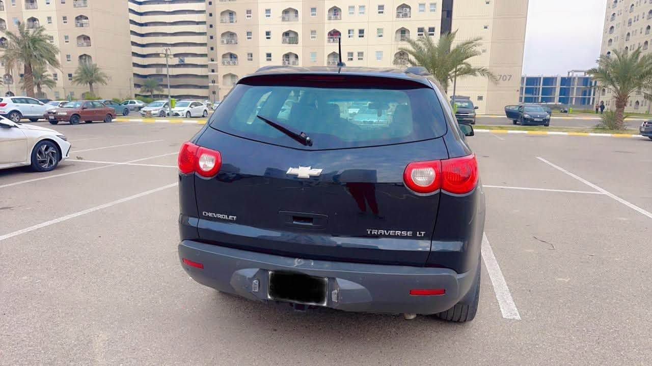 للبيع فقط مستعجل
اقرا المنشور زين قبل كلشي 

ترافرس 2012 خليجي  خليجي مال جناي بدون حادث

200 الف  كم عداد ماشية 

السيارة بيهة شوية صبغ بهلال الجاملغ الخلفي  مكفولة من الضربة والحادث  فقط يهة قطع بارد صغيرة وبارد جاملغ امامي ايسر

كلشي شغال بيهة 

 يرادلها مكينة وكير بي جوزة 4 مشكلة بس مشي وتنمير طبيعي 

باقي الامور جميعها مكفولة كفالة عامة 

شاشة 

ماصدات لد

كهربائيات 

صدر 

ظفيرة بلاد بدون جطلات ما ملعوب بيهة 

تخم تاير

تبريد 3 قطع ثلج  

حجر بيئة موجود عدد 2 

تم تجفيتها العام يم فيتر الله لا يوفقة وما ضبطهةً

القطع اللي تم تبديلها اثناء التجفيت وشرط اغلبهن مال كصة مو تجاري هي 

داينمو مال كصة 

سلف مال كصة

باتري  جديد

مروحة مال كصة 

مبخرة جديد

راديتر جديد

مسطرة و تخم نوزلات مال كصة

ولف حماوةً مال كصة 

بلكات مال كصة 

واتر بم مال كصة

عبوة بانزين احتياط معرفين بمً

عبوة بانزين مال كص

تخم اذاين جديد

صدر اماميً جديد 

درايم شفت 

قايش جديد
 

السيارة كاملة مابيهة اي نقص 

ملاحظة اكو طعجة بسيطةجديدة بالجاملغ الامامي الايسر يتعدل بارد واكو صورة مضللة بالخضر بس هاي مضررة تعبانة ارضية الصندوك 

قبل لا تسال اني راح اجاوبك ليش بدلت كل هذني اثناء التجفيت لان السيارة عمرها 13 سنة يعني هذني كلهن نص عمر او اكثر لذلك ليش اروح افتح مرة ثانية بعد سنة بدلتهم بطريقي 

رقم سليمانية 

سنوية باسميً لحد 2027

مكاني بغداد بسماية

رابط الواتساب 

https://wa.link/uvcno5 

*********** اتصال 

البعض راح يضوج من طريقة البيع لكن السيارة سعرها جوة السوك بيع مستعجل 

قفل قفل قفل 85

