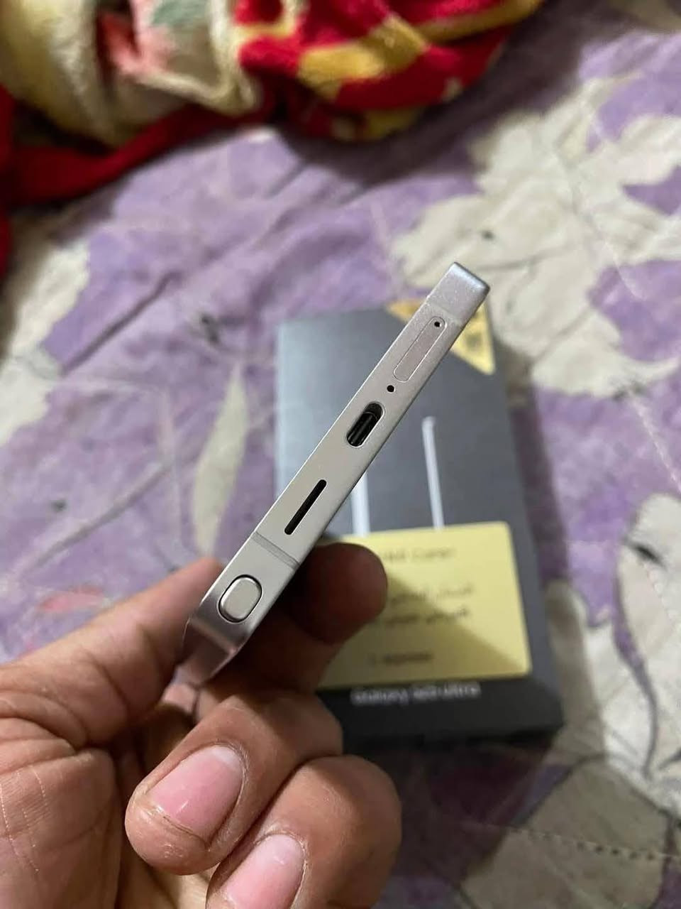 جهاز سامسونج 25 الترا ذاكره 265 نضيف جدا مستخدم شهر
كامل هو والملحقات 
السعر مليون و 150

رقم الهاتف ***********
