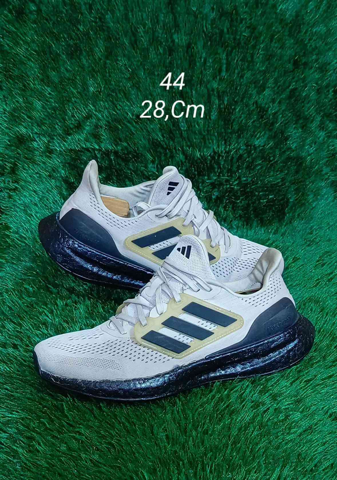 👟باله اوربي مستخدم نظيف درجه اولى 👍🏻
ماركات فقط قياسات مختلفه  
كل القياسات مذكوره داخل صوره
يوجد توصيل جميع المحافظات 🌷 🚛 
لتواصل***********📱

نص مكتوب في الصور:
- تیمبرلاند
- 43,5
- 26,5,,Cm
- 38 23,5,Cm
- 42 26,5,Cm
- 40,5 26,Cm
- 45
- 29,Cm
- 41 قالب كبير
- 27,5,Cm
- 40,5
- 25,5,Cm
- 44
- 28,Cm