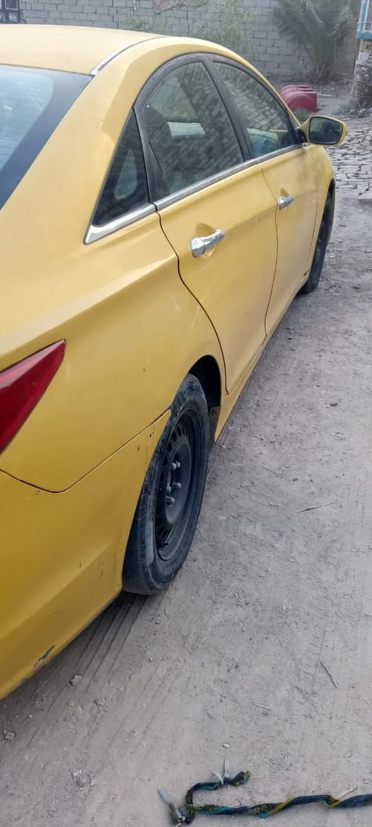 سوناتا وارد أمريكي بيه قطعه وحده بس
وبيه سونار جديد
كير ومحرك وتبريد وحداديه وکھربائیات كله كفاله
مصفره هيئه وغرامات
***********
