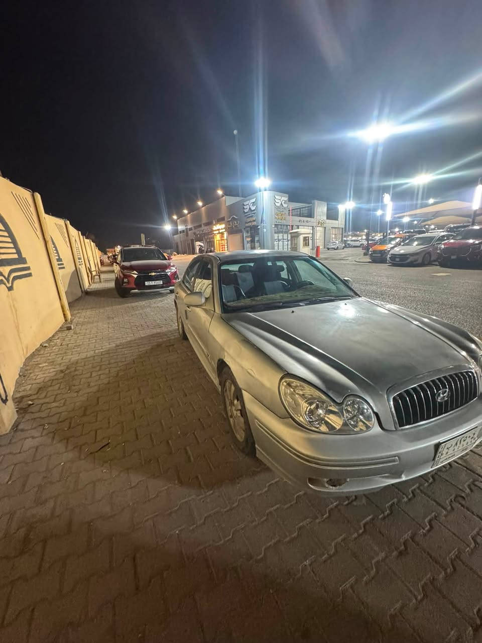 السلام عليكم  سيارة سوناته 2005
رقم بغداد بسمي 
تبريد ثلج 🧊 
كير مكفول 
مكينه مكفوله 
حداديه جديده 
تخم تاير 
 السيارة مصبوبه عام 
***********
السعر 46
