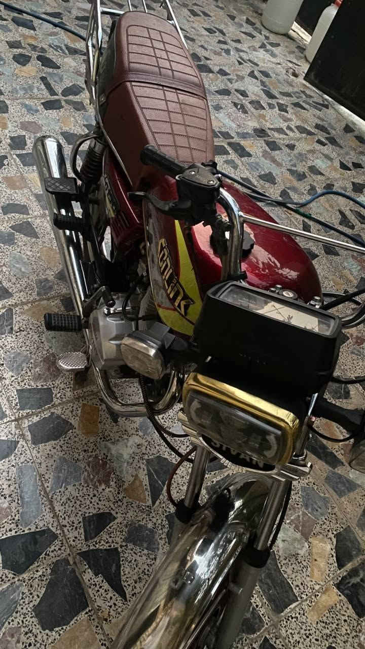 سيفان ايراني 5كير موديل 23 داخله ع 24 نضافه فول مكينه نضيفه اوراق اصوليه السعر 550 العنوان بغداد مدينه الصدر حي الكوفه رقم الهاتف بي واتساب ***********
