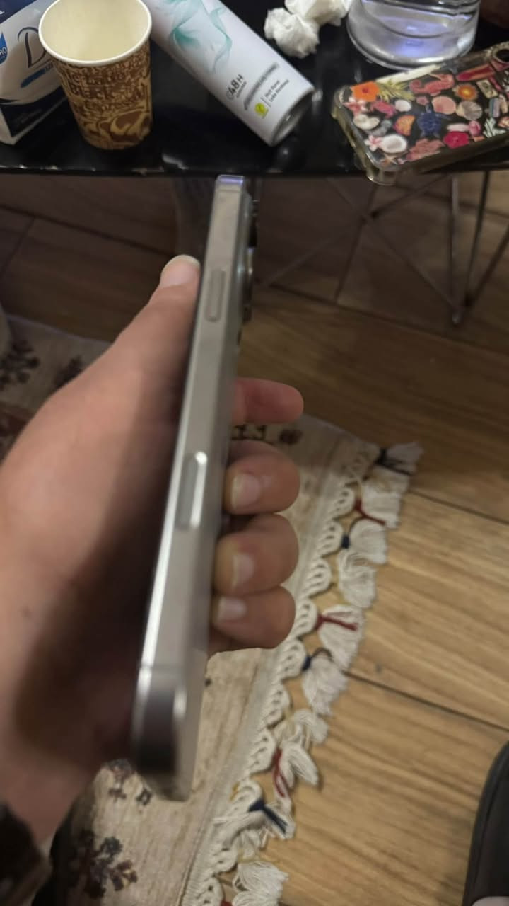 سلام عليكم ايفون ١٦ برو ماكس ذاكره 256 بطاريه ٩١ غراضه كامله شرق اوسط كلشي بي نضيف الجهاز حيل نضيف مستعجل على بيعته تجي تاخذه من باب البيت وشرط الفحص
عنوان العرصات *********** وتساب وخط ب 1330 بي مجال حك الجيه

