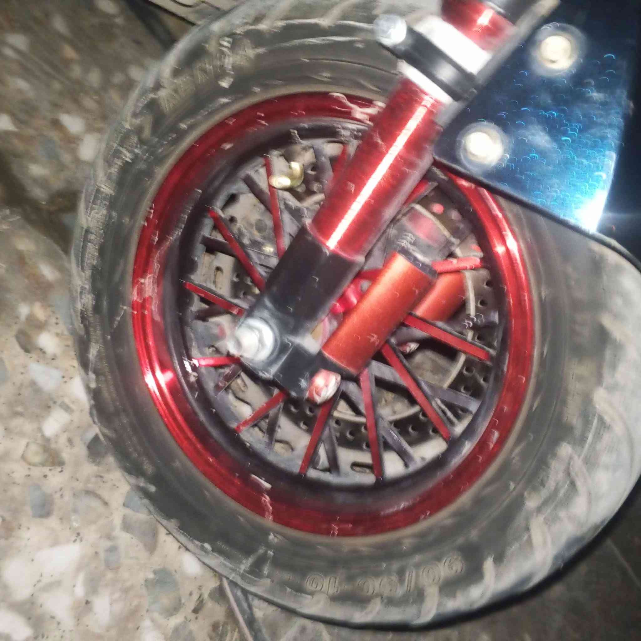 دراجه شحن للبيع

الدراجه مزوعه تزويد

دبل امامي رياضي احمر

ويل امامي رياضي احمر

دبل خلفي رياضي احمر 

يدران رياضي احمر 

بريكات بل مكان هودروليك

دراجه تخبل مضمونه سرقه

انطيك ويا سويجين وبمصه

السعر ب 600وقابل للتفاوض وبيه مجال

الرقم ***********
