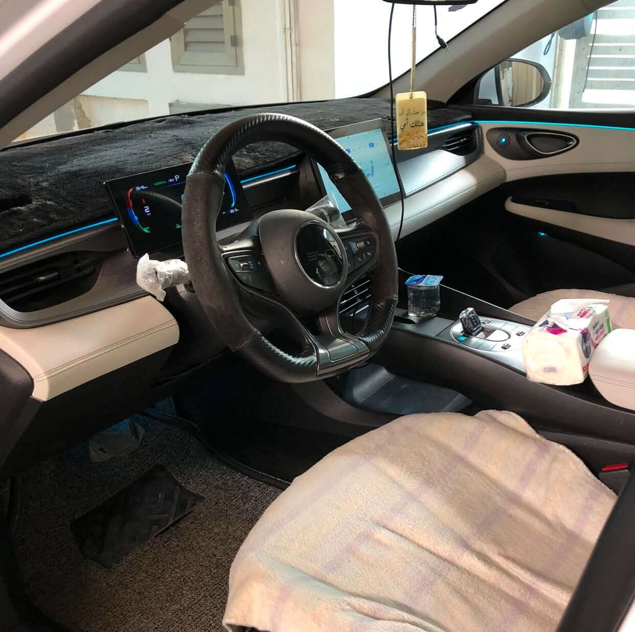 BYD 2025
ماشية 14 الف الكلي
لوحات بغداد بأسمي
مكفولة عدا بارد قليل بالجاملغ الايمن
موجودة كل غراضها
مع عمل انارة محيطية لغرفة السيارة
السونار موجود داخل الصور 
السعر 19 مليون و350 الف دينار السعر نهائي قفل
مكاني بغداد البلديات 
***********
