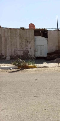 بيت • السكلات منطقة ١٤ • للبيع