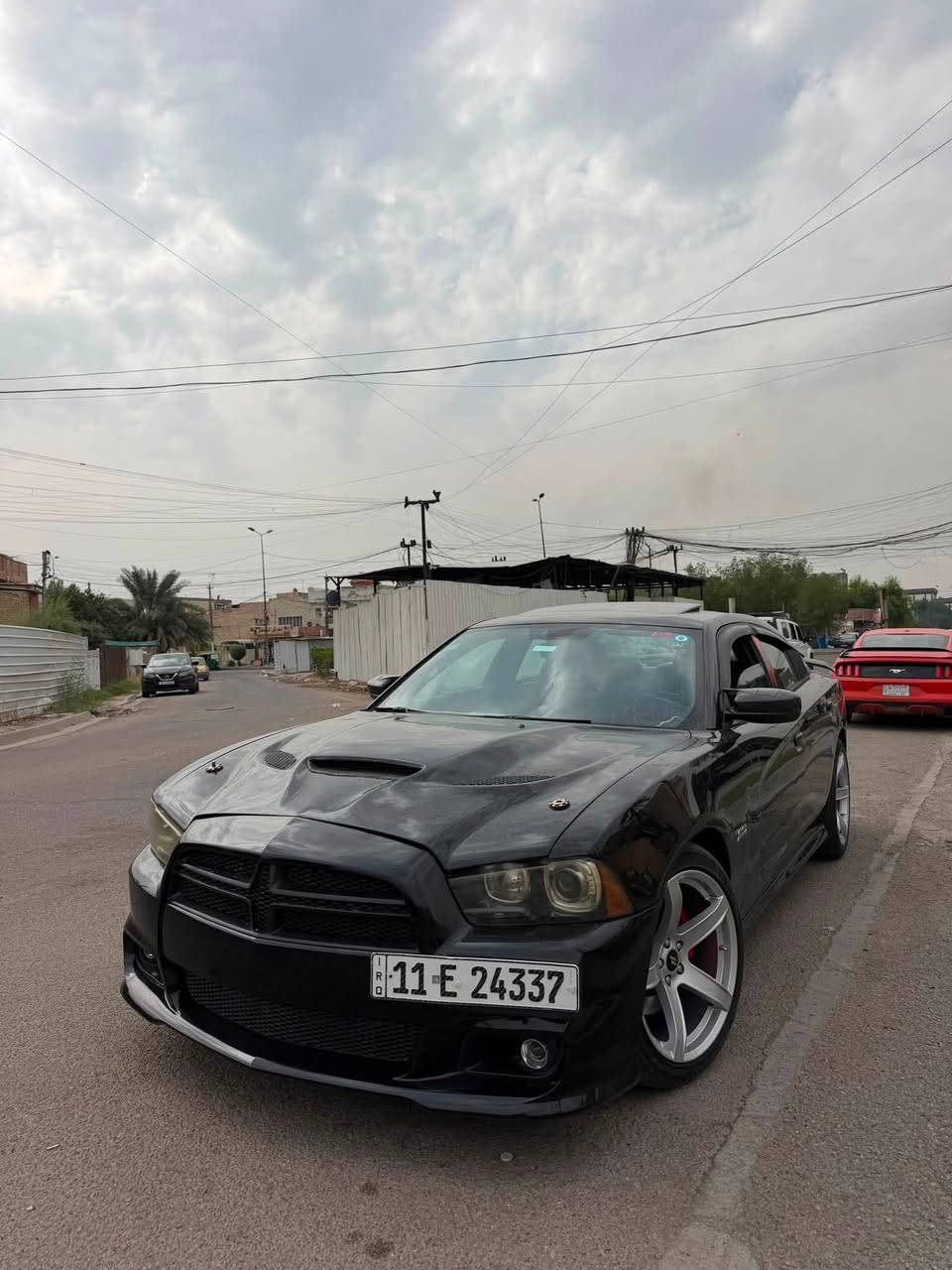 جارجر 2012 خليجي فول مواصفات فتحه شاشة جبيرة كير طيارة 
محرك V6 3600 كير و محرك مكفولات بيه قطعتين صبغ و البنيد محدث ابو فتحات كشنات محدث srt تخم ويل كب و تاير جديد رقم بغداد الجديد السعر ١١٨ مكانه بغداد ***********
