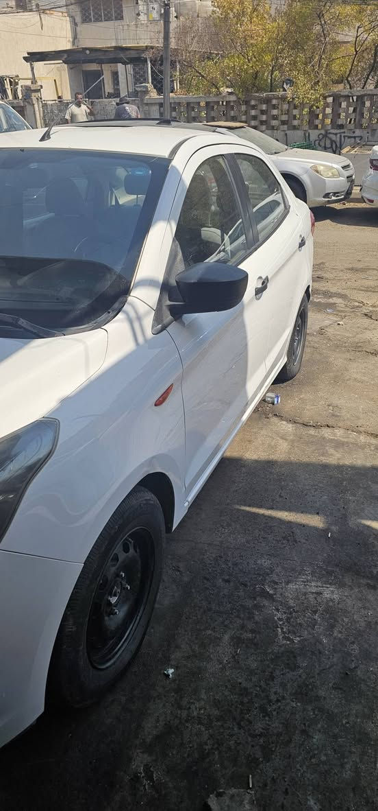 من رخصة الادمن بيع مستعجل فورد فيغو موديل ٢٠١٧
وارد خليجي 
ماشية ٢١٠ الف 
رقم اربيل 
بيها حادث باب السكن ربع الباب بي صبغ 
السعر الطلب ٧٠ ورقة وبيها مجال 
للتواصل رقم الهاتف 
***********
