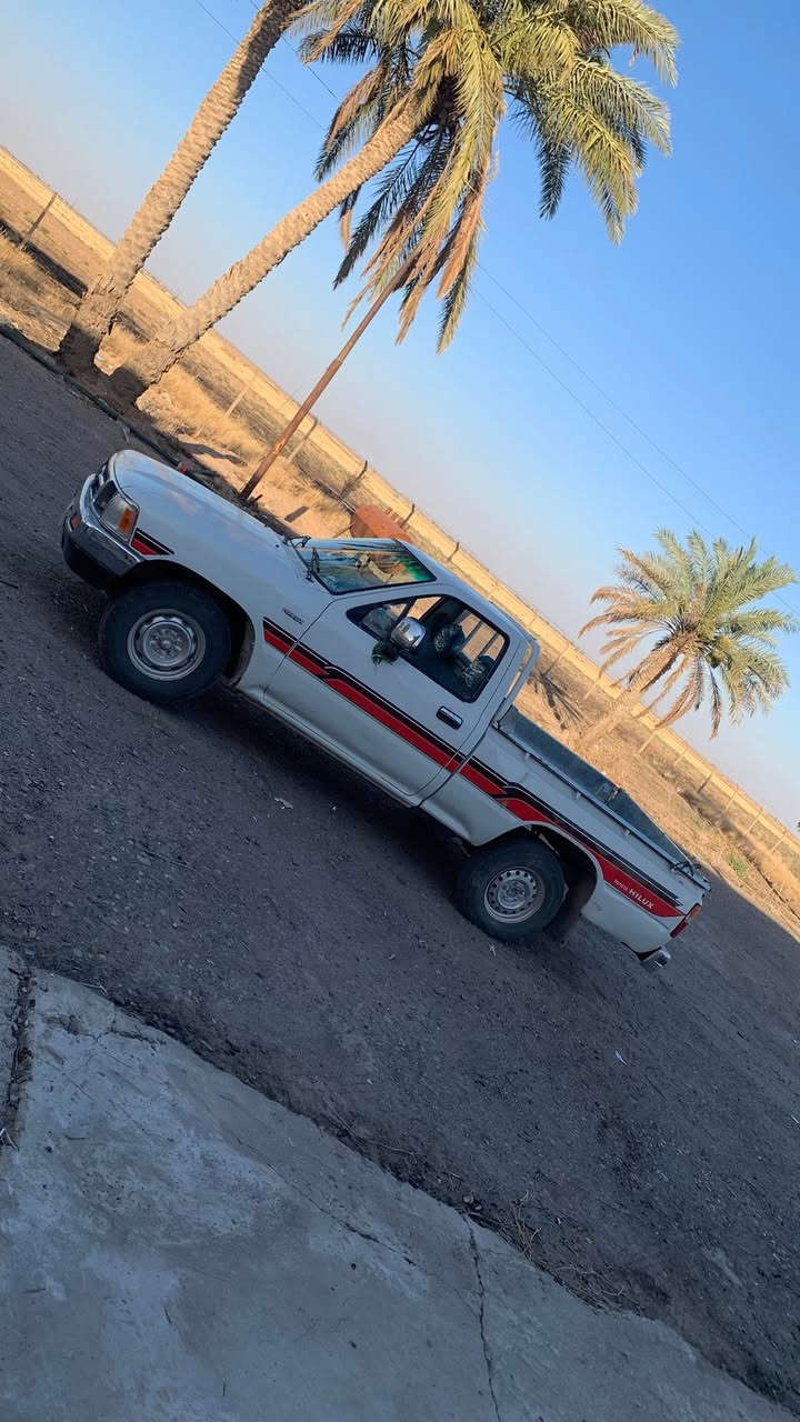 سلام عليكم الحلال البيع بيكم 1990تك  رقم مميز صلاح الدين نكليزي  محرك كير بصندوك مصبوغه جماليه شرط بدون اي حادث او طخه 
شاصي اكسل بشرط  رقم ***********
