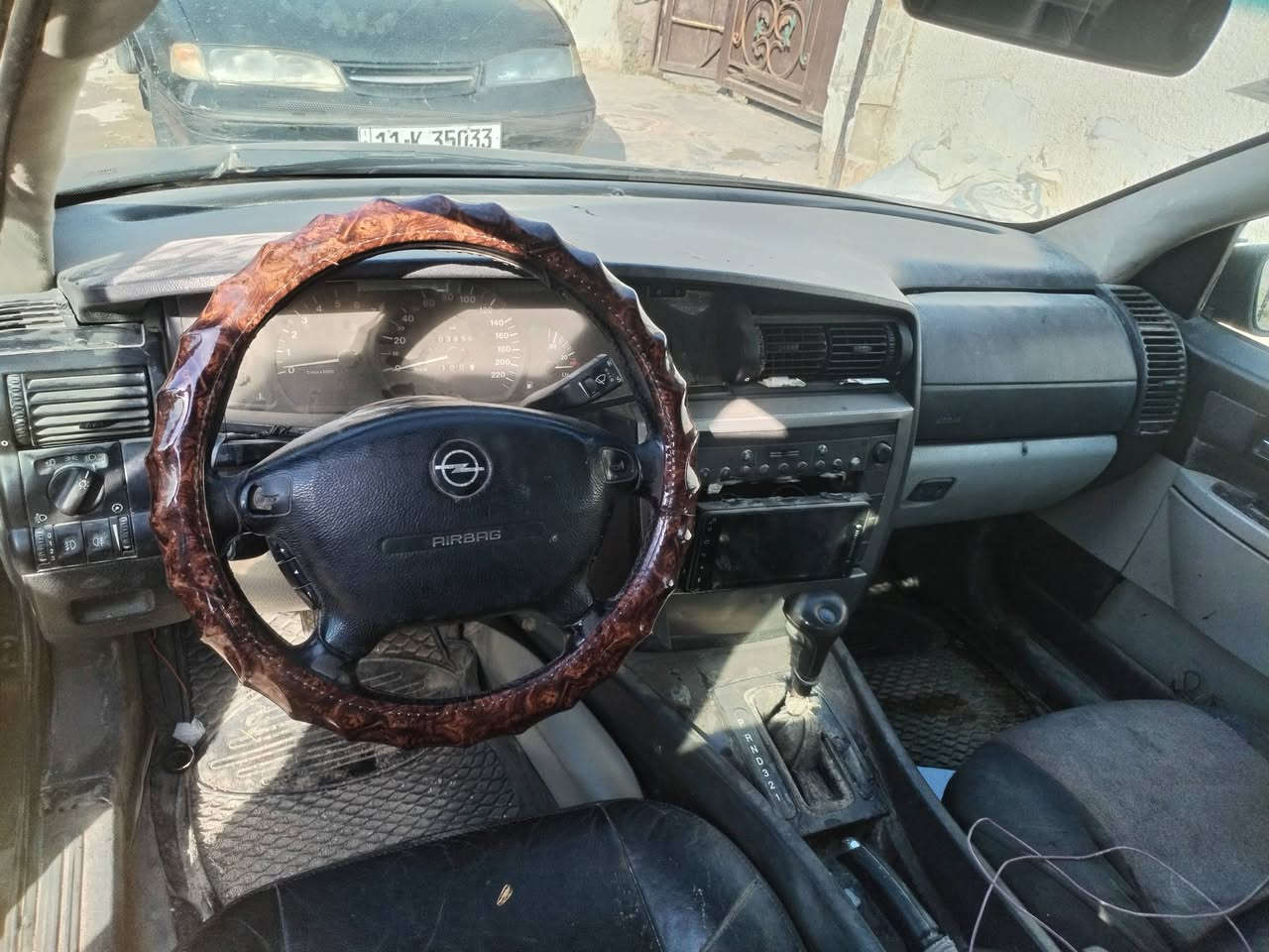 سلام عليكم اوبل دكتورة موديل 2001 سيارة 🚗 جاهزه تبريد صدر مكينة وكير بطه مكفولات  السعر 50 وبيهة مجال رقم الهاتف ***********
