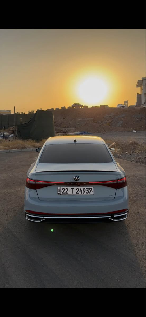 volkswagen jetta se  2025                               بو فروشتن مواسةفات پانوراما بةسمة شةغال گوشين جلد گوشين هيتةر گيچ ئةليكتروني تةعديل سرعة خةتي جادة زور مواسةفاتي تر   بي سبوغة سندوق و چاملغي پشتي هةندةك تةعديلة جةمپةچي پشتي هةية ارباگ بةس شان ١١ هةزار مايل روية هةموو شتي بةشةرتة  سعري١٩٢شوين هةولير   *********** أربيل, العراق
