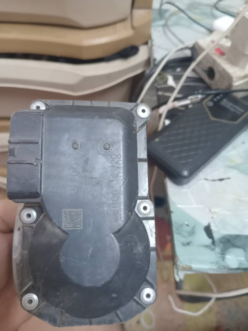 من رخصة مدير الكروب هذا جويتر اشتريته وطلع مو بيه المشكله اي واحد يفيده سعره ٧٥ الف
تواصل على الرقم ***********
