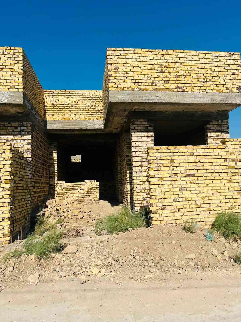 سلام عليكم 🚨
بيت هيكل يتضمن مطبخين حار وبارد صاله استقبال مجمع صحي خارجي وداخلي غرفه نوم كبيره وحديقه 
مساحه ١٥٧م مساحه الهيكل الثاني ١٤٣م
منطقه البكرلي البوفارس خلف ملعب البكرلي موقع مييز للاستثمار  
بناء جديد خدمات كامله( تبليط ,ماء,كهرباء, مجاري, انترنيت ضوئي)
التوصل مراسله واتساب او اتصال بلرقم 
السعر الهيكل الاول ٦٣ وبي مجال
سعر الهيكل الثاني ٦٠ وبي مجال 
***********
