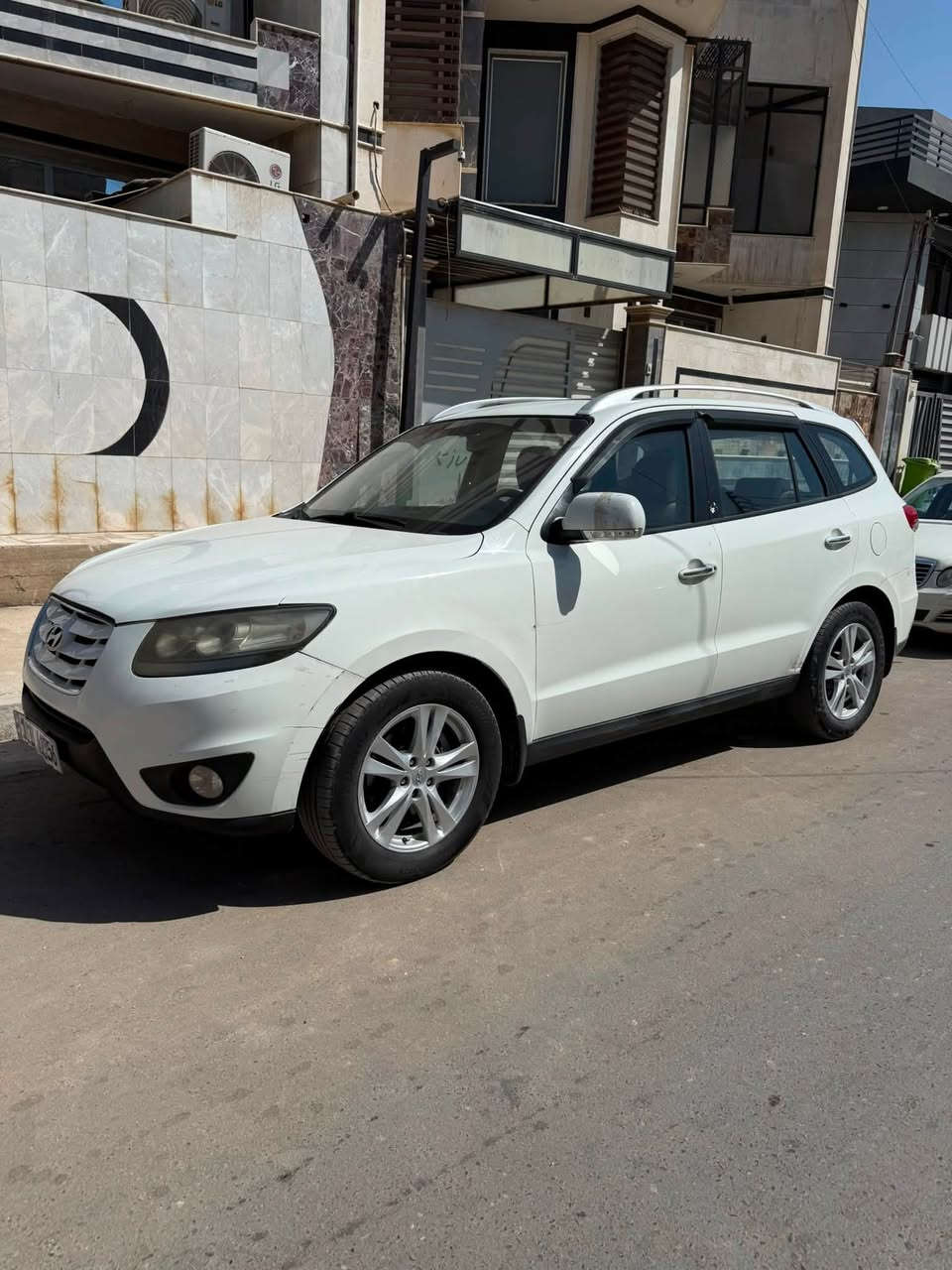 السلام عليكم
سنتافيا ٢٠١٠ فول مواصفات خليجي 
محرك ٦ سلندر 
رقم بغداد الدولي تحويل مباشر 
مكفولة من الصبغ والتبديل  (دعامية امامية صبغ فقط) 
بارد جاملغ خلفي بارد جاملغ امامي جهة السايق 
السعر ١٢٧ ورقة وبيها مجال 
السيارة جاهزة بدون اي نقص 
للاتصال : ***********
