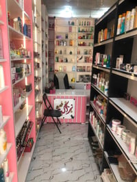 مستحضرات تجميل • فاترينات • البصره الزبير