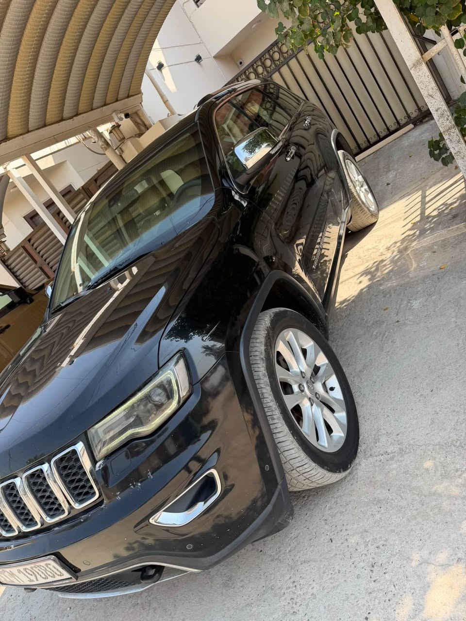 جيب خليجي موديل ٢٠١٧ 
ماشية ١٦٠ الف كم 
الدعمية مرشوشه فقط 
طعجبة بالباب 
٢١٠٠٠$
الاستفسار 
‏***********
