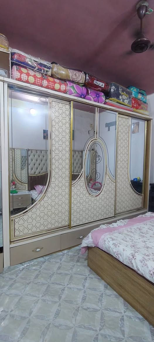 السلام عليكم غرفه للبيع لسعر كلش مناسب لحك عليها تواصل وياي على هذا الرقم المكان بصره حيانيه ***********
