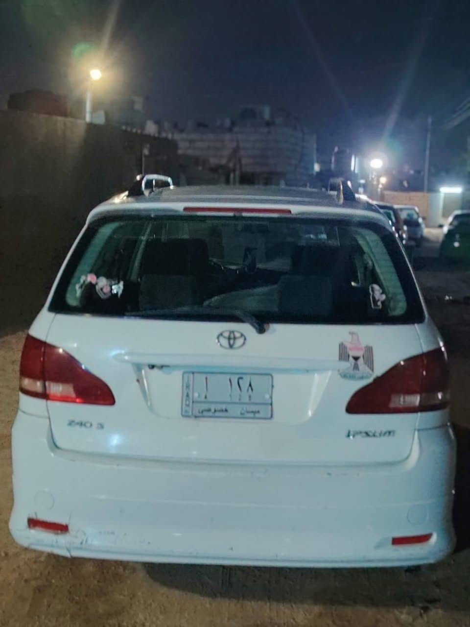 السلام عليكم سياره للبيع ابصم موديل 2002 السياره باسمي سياره جاهزه حداده تايرات تبريد مكينه جديده رقمها مميز 128 ميسان سياره لون ابيض كفاله عامه *********** مكان السياره بصره خور الزبير السعر 105 وبيها مجال للشراي فقط
