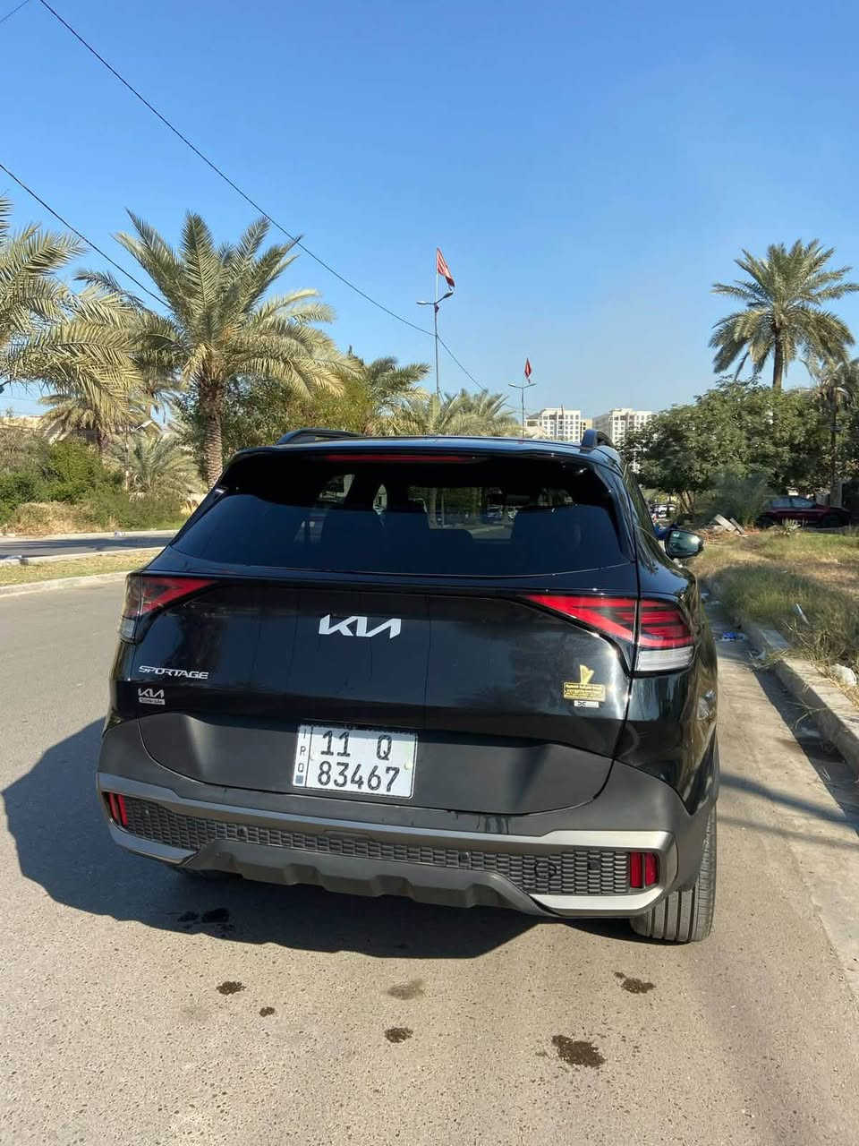 🚘 كيا سبورتج 2024 للبيع

وارد كندي 🇨🇦 | لون أسود
Prestige 1/1 – أعلى فئة ومفوّلة للآخر

⚙️ محرك 2500 GDI تنفّس طبيعي
⚙️ گير أوتوماتيك 8 سرعات
⚙️ دبل ذكي AWD
⚙️ 6 وضعيات قيادة وتضاريس

أهم المواصفات:

▪️ بانوراما كهربائية مع ستارة
▪️ شاشتان ديجتال قياس 12.3 إنچ
▪️ نظام صوت Harman Kardon
▪️ كشنات جلد كهرباء مع ذاكرة للسائق
▪️ تدفئة وتبريد للكشنات الأمامية
▪️ تدفئة للكشنات الخلفية
▪️ ستيرن هيتر
▪️ تبريد منطقتين مع فتحات خلفية
▪️ شحن لاسلكي وApple CarPlay وAndroid Auto
▪️ بصمة وتشغيل عن بُعد
▪️ صندوق خلفي كهربائي ذكي
▪️ جامات أوتو وهاند بريك كهربائي وAuto Hold
▪️ ليتات LED كاملة وليتات ضباب
▪️ رنكات قياس 19

أنظمة الأمان والقيادة:

▪️ منظومة 5 كاميرات وتصوير 360° ثلاثي الأبعاد
▪️ كاميرات النقطة العمياء تظهر بالشاشة
▪️ رادار أمامي وخلفي
▪️ مثبت سرعة راداري مع التوقف والانطلاق
▪️ قيادة شبه ذاتية على الطريق
▪️ مانع اصطدام أمامي وخلفي
▪️ مراقبة وتحذير النقطة العمياء
▪️ المحافظة على المسار وتتبع خطوط الشارع
▪️ تنبيه حركة المرور الخلفية
▪️ تنبيه خروج آمن وتنبيه انتباه السائق
▪️ إضاءة عالية أوتوماتيكية
▪️ أنظمة صعود ونزول المنحدرات

وبعد هواي مواصفات مذاكرها اعلى فئة واعلى مواصفات كلشي موجود بهاي السيارة .

السيارة نظيفة جداً وأخت الزيرو
كفالة عامة، والملاحظة الوحيدة الدعامية الأمامية والبنيد صبغ فقط
رقم بغداد، باسمي وتحويل مباشر

السعر 224 $ورقة وبيها مجال بسيط 
مكان السيارة  بغداد : الكاظمية
للتواصل : ***********
