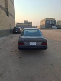 مرسيدس دب • ١٩٨٦ • رقم بغداد