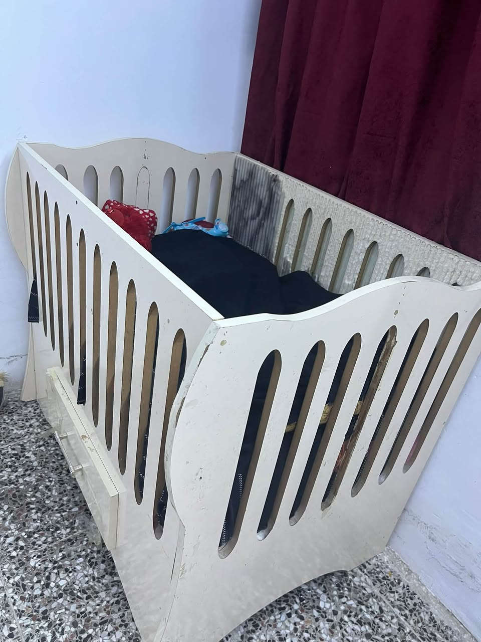 جرباية طفل مستخدمه مابيه كلشي بس يرادله تنضيف ب٧٥ وبيهه مجال للاستفسار *********** مكانه بغداد
