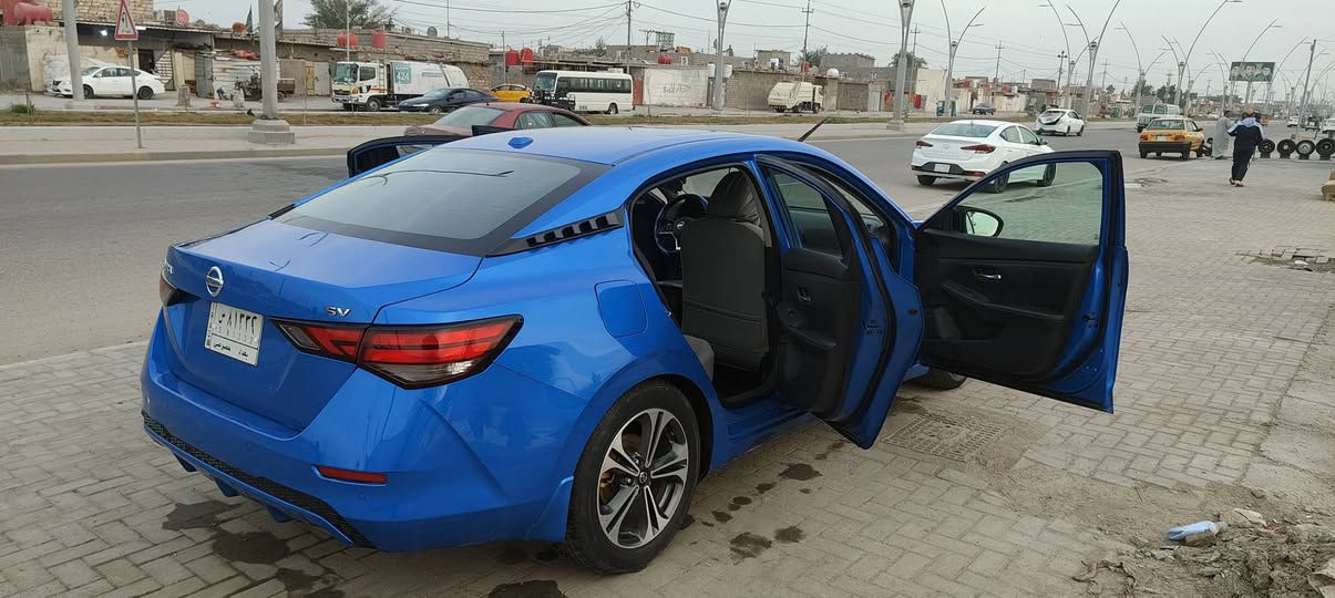 نيسان سنترا موديل 21 حره
بيها فقط بنيد وشوي بلباب قريب ع دوسه 
ماشيه 70 الف سياره جاهزه من كلشي 
حداديه جديد تبريد كير مكينه كفاله عامه 
مكاني بصره حي الحسين 
رقمي ***********
