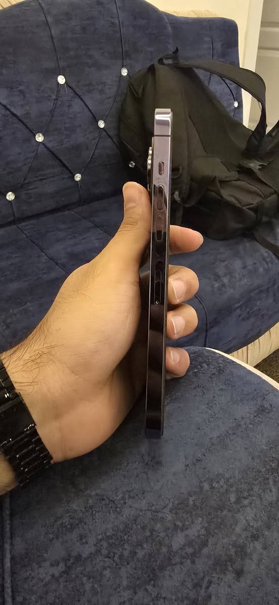 📲 للبيع: iPhone 14 Pro Max (نسخة الشريحتين - Physical Dual SIM)
​عرض للبيع جهاز آيفون 14 برو ماكس بحالة ممتازة وجاهز للاستخدام مباشرة:
​الموديل: iPhone 14 Pro Max
​اللون: البنفسجي العميق (Deep Purple)
​المواصفات: شريحتين اتصال فيزيائية (Physical Dual SIM)
​نسبة البطارية: 84% (أصلية وممتازة)
​الحالة: الجهاز نظيف جداً، شاشة وبدن بحالة ممتازة، عملي وسريع وبدون أي مشاكل أو عيوب.
​💰 السعر المطلوب: 1,100,000 دينار عراقي (أو ما يعادل 740$ - قابل للتفاوض البسيط للجادين)
​📍 التواجد / التسليم: بغداد - أربيل
📞 للتواصل والاتصال: ***********
