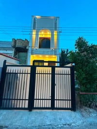 ￼ بيت 75 متر الواجهة أربعة إلا ‫ربع ونزال 20 يحتوي على ثلاث غرف نوم وص...