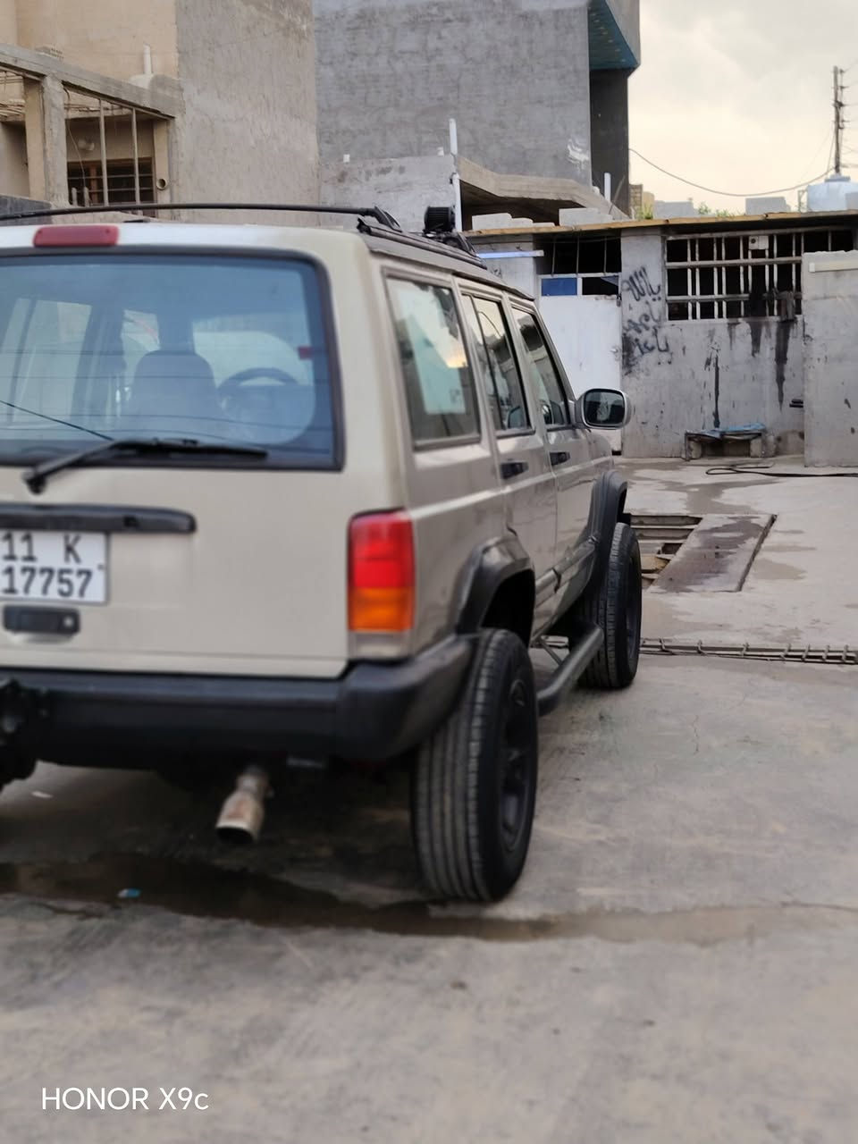 السلام عليكم
جيب 2000
محرك كير ففتي 3000 كفاله شرط بطناش وشلعه
رقم بغداد دولي بسمي
كهربائيات من الدعاميه للدعاميه شغاله
صدر تخم تاير جعمقه جديده
تبريد شغال
بدون خياس اكو خياس قيل وسويته 
رقم الهاتف ***********
السياره مال جناي
بيها جراد بسيط
سعر ٤٨ وبيها مجال
مكان بغداد منطقة السياحي
