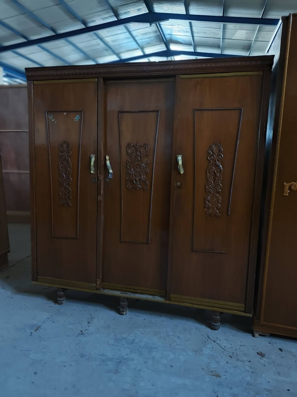 السلام عليكم كناتير البيع بسعار مناسبه الشراي يتصل ويدلل ***********
المكان الخالص هبهب الأن
