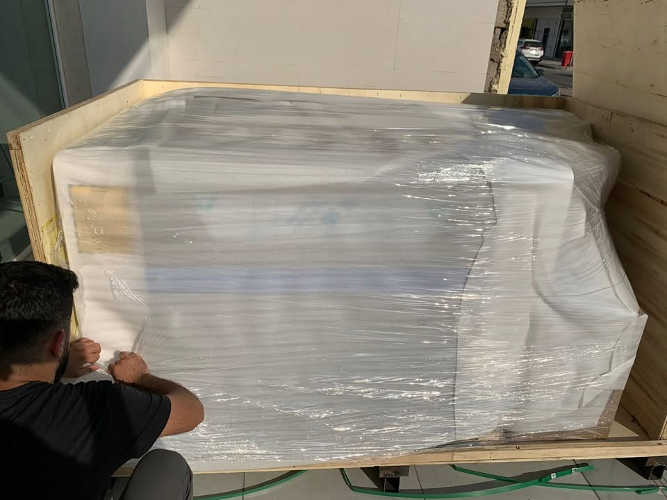 سلام عليكم 
ليزر موديل جديد فول كواليتي و فول مواصفات استيراد خاص 
١٣٠ وات تيوب امريكي بها ستيج كهربائي وبها شي مع ليزر 
وتساب/ ***********
