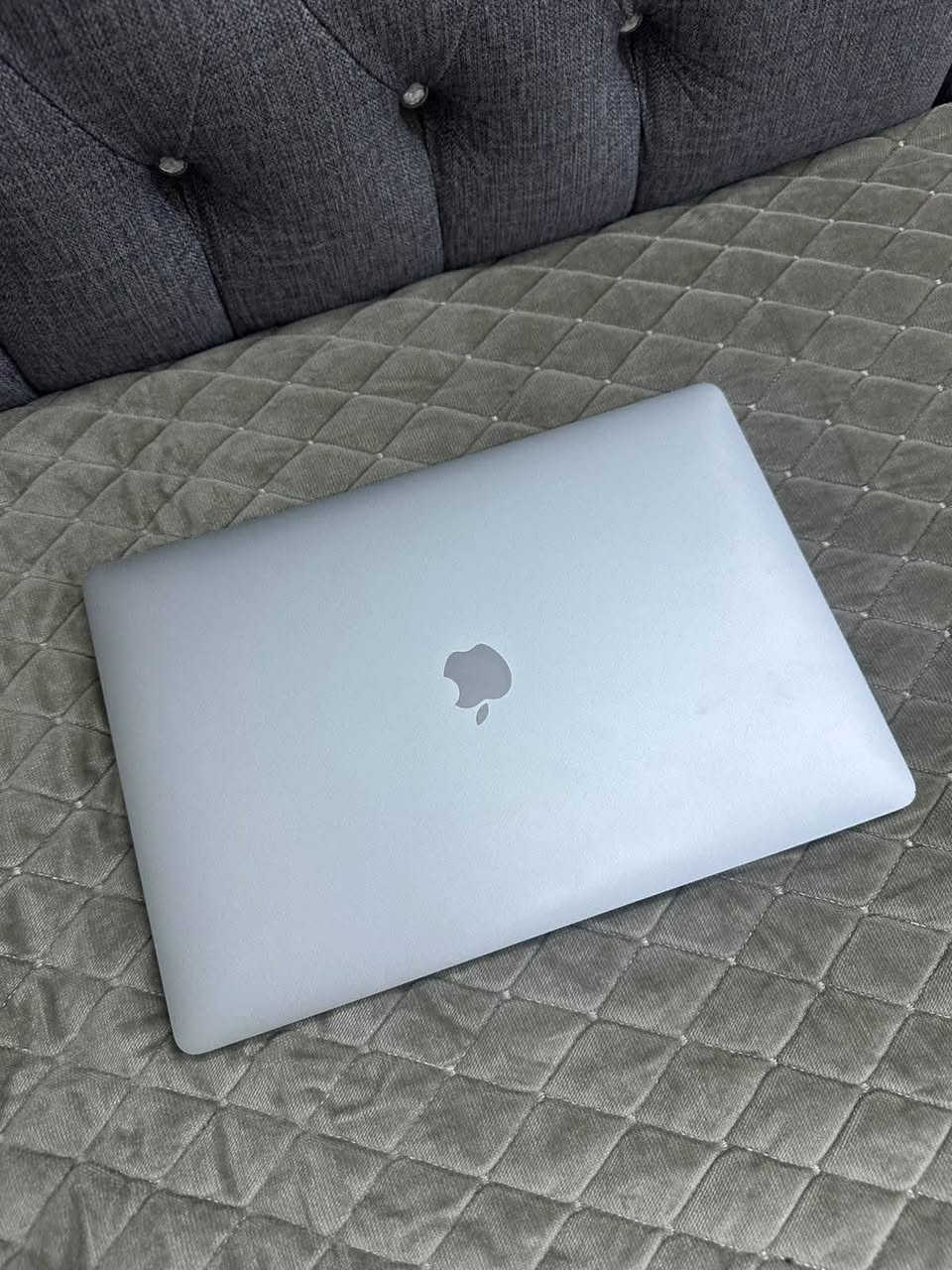 ماك بوك برو ٢٠١٩ • كور i9 9980H • رام ١٦ جيجا