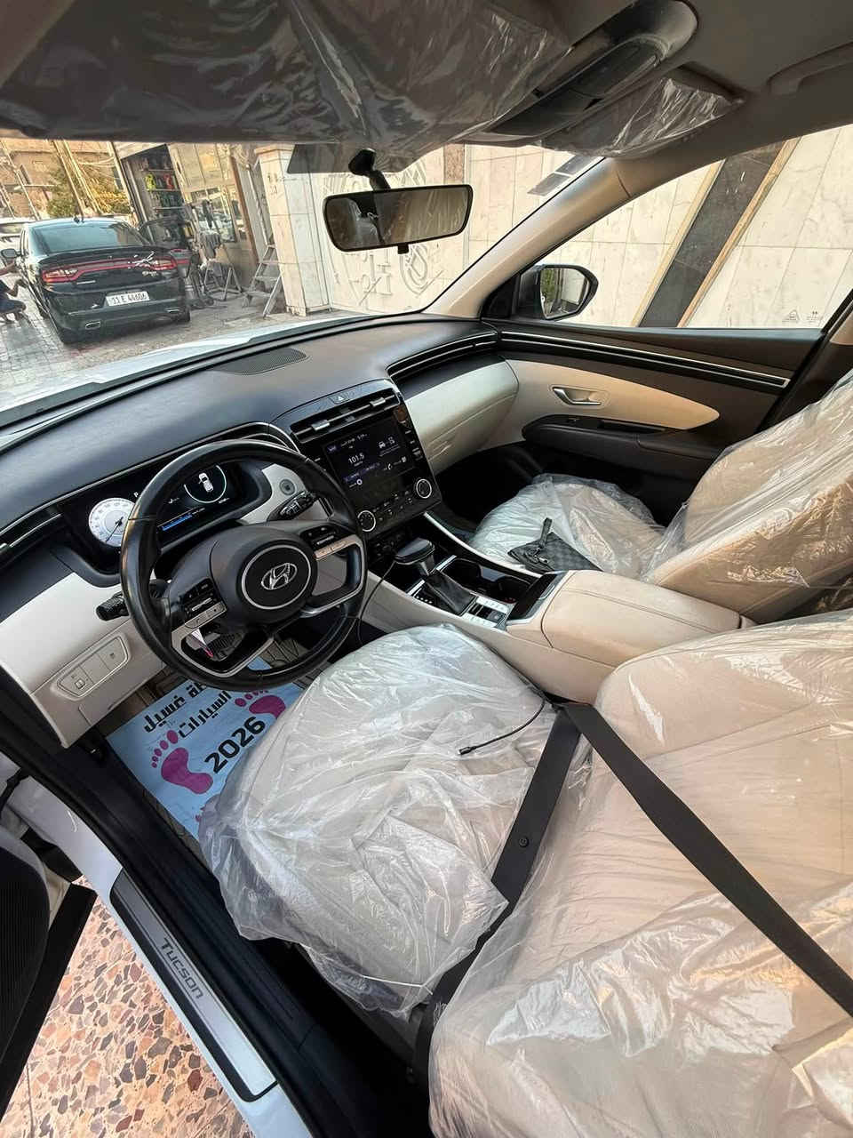 � للبيع توسان خليجي 2024 🚘
السلام عليكم ورحمة الله وبركاته 🌹

سعر السياره 217 ورقه 
متحصل هيج سعر اقل 
عنواني بغداد المنصور شارع الاميرات او الداودي
*********** رقمي التليفون موجود واتس واتصال 
🔥 هيونداي توسان خليجي موديل 2024
✅ السيارة مكفولة
✅ ماشية 43 ألف كم
✅ محرك 2000 CC
✅ دوش خليجي
✅ فول مواصفات ما عدا البانوراما
✅ تشغيل عن بُعد
✅ بردات خلفية بلادي
✅ كشنات كهرباء
✅شاشه دجيتل سرعات 
✅انضميه قياده ايكو سبورت نورمل 

🔹 السيارة نظيفة وحالتها ممتازة
🔹 ملاحظة: بارد بالصندوق أصبعين ورصعة فقط

📍 سيارة خليجي ومواصفاتها حلوة، والجاد يتفضل للفحص والمعاينة
