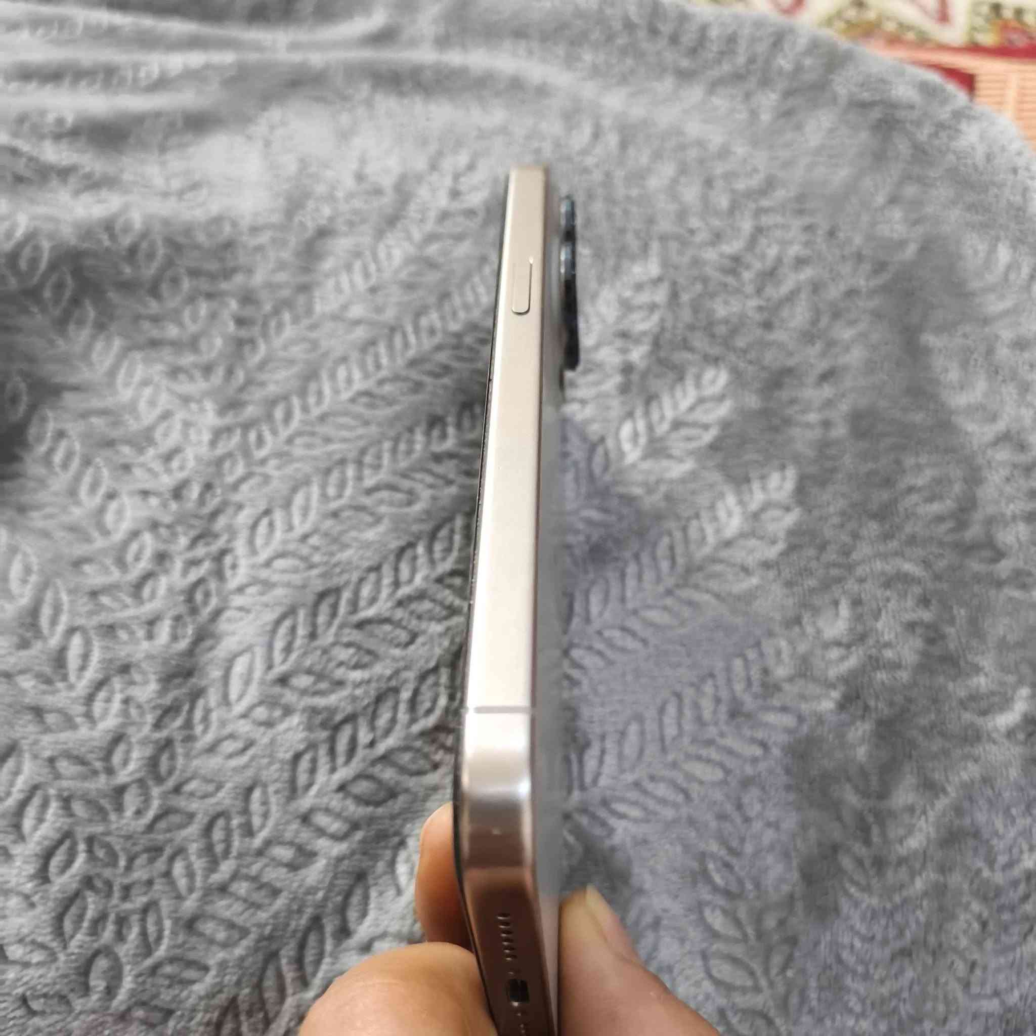 السلام عليكم
ايفون 15برو ماكس 
ذاكره 256
بطاريه 84
جهاز نضيف حيلل نضافه 95
سعر 1100مليون وميه
مكاني بغداد 
***********
