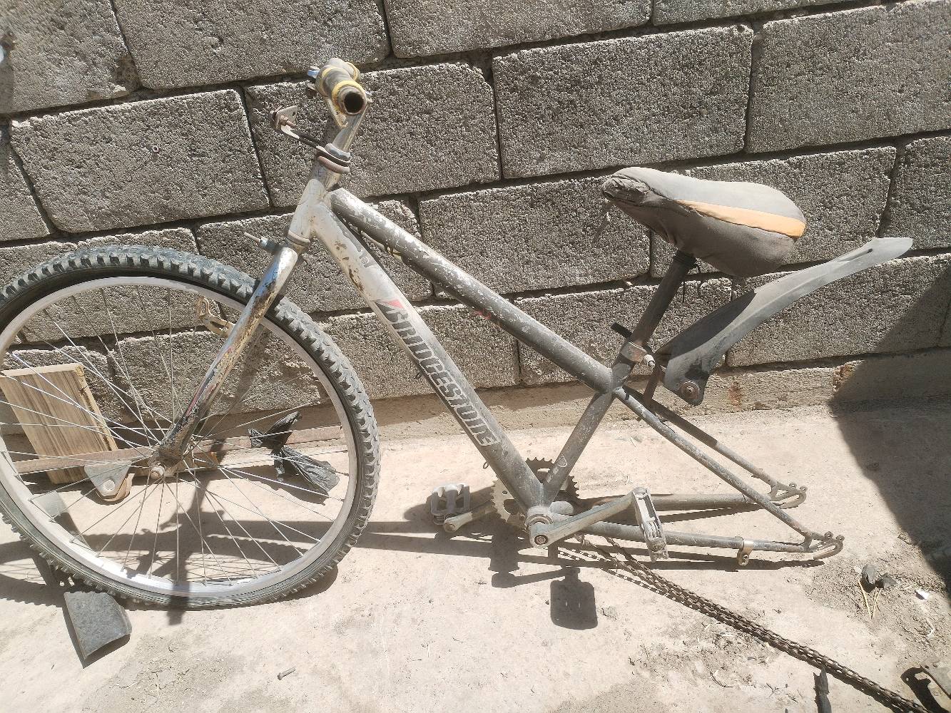 كلها مراوس ب ايفون 13 برو ماكس ذاكرة 256 حتى لو مستعمل بس نضيف