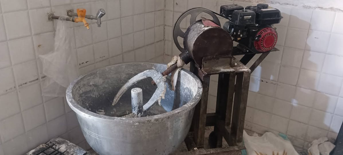 مشروع فرن كامل للبيع (تطلوعة كاملة)
السلام عليكم.. للبيع فرن صمون +ما بية إجازة /(تطلوعة كاملة) 
الفرن الشغل مالتة متفوات من 80فما فوق

يحتوي 
عجانة: سعة جيس كامل
ميز التزكاة 
الطاوليات عدد 74 طاولي 
الموقع: (ميسان العمارة نهاوند السايدين مجاور الفيترية مقابل عقارات الربيع)
للاستفسار الاتصال على الرقم التالي 
***********
