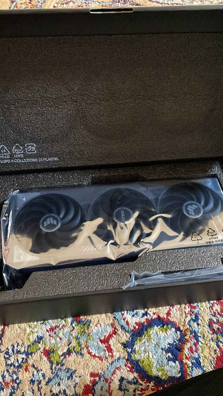ASUS TUF RTX 5070 

سعره بالعراق مليون و425 وانت صاعد وينباع فقط مع التجميعات مثل ما تشوفون بالصور "sold with build" 

رايده بسعر جوا السوگ استعمال قليل جدا، حرارة (  69ْ ) اقصى شي بالضغط
مليون و 320
***********
***********
