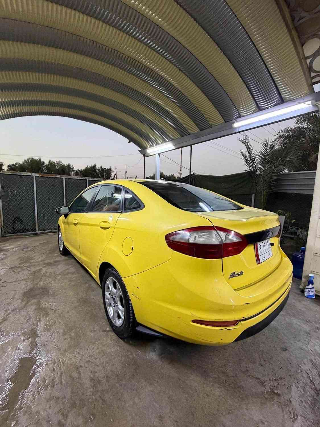 السلام عليكم  فورد فيستا 2016 مكينه 1600 وكيرها بي مشكله يمشي بس ليكدام والبك مترجع والتبريد عاطل صدر امامي خلي كله جديد وارد امريكي  ضربتها بنيد وجاملغ رقم بغداد بسمي شرط التحويل سعرها من الاخير 50ورقه قفل قفل ***********
