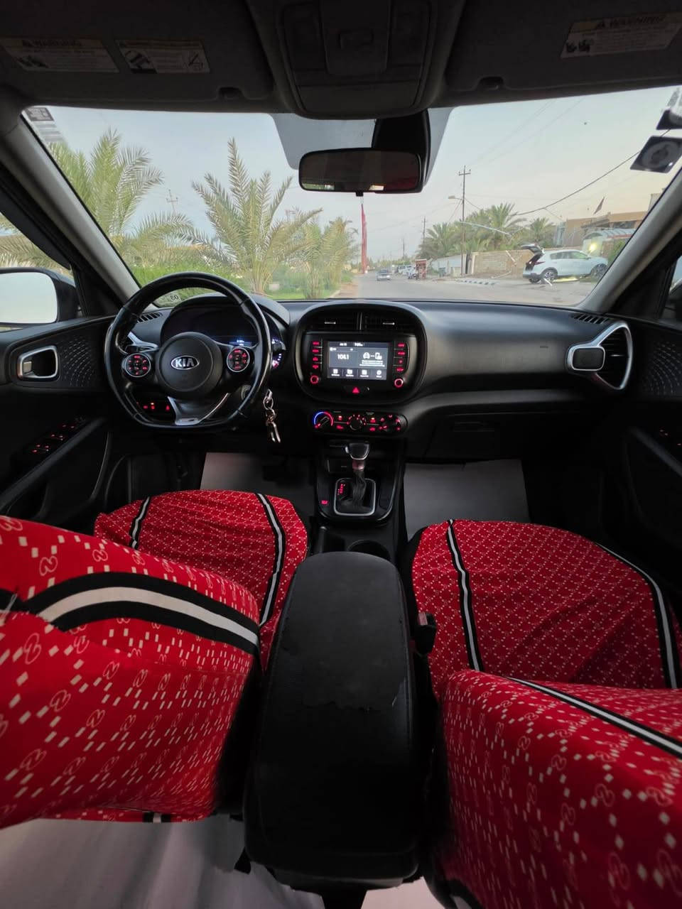 🚘 للبيع — كيا صول GT Line موديل 2020 🔥
🇺🇸 وارد أمريكي
💥 حادث قطعة واحدة فقط — الجاملغ الأمامي الأيمن مبدّل، والباقي ليبل واحد ✅
🏁 الفئة: GT Line
⚙️ محرك 2000 DOHC
🔄 أشاير بالمراي
📡 رادار أمامي
📱 شاشة Apple CarPlay
🎛️ تحكم ستيرن جهتين
📷 كاميرا دوّارة 360°
🪪 رقم بغداد الدولي الجديد

💰 السعر: 149 — وبيها مجال 
📱 واتساب: ***********
