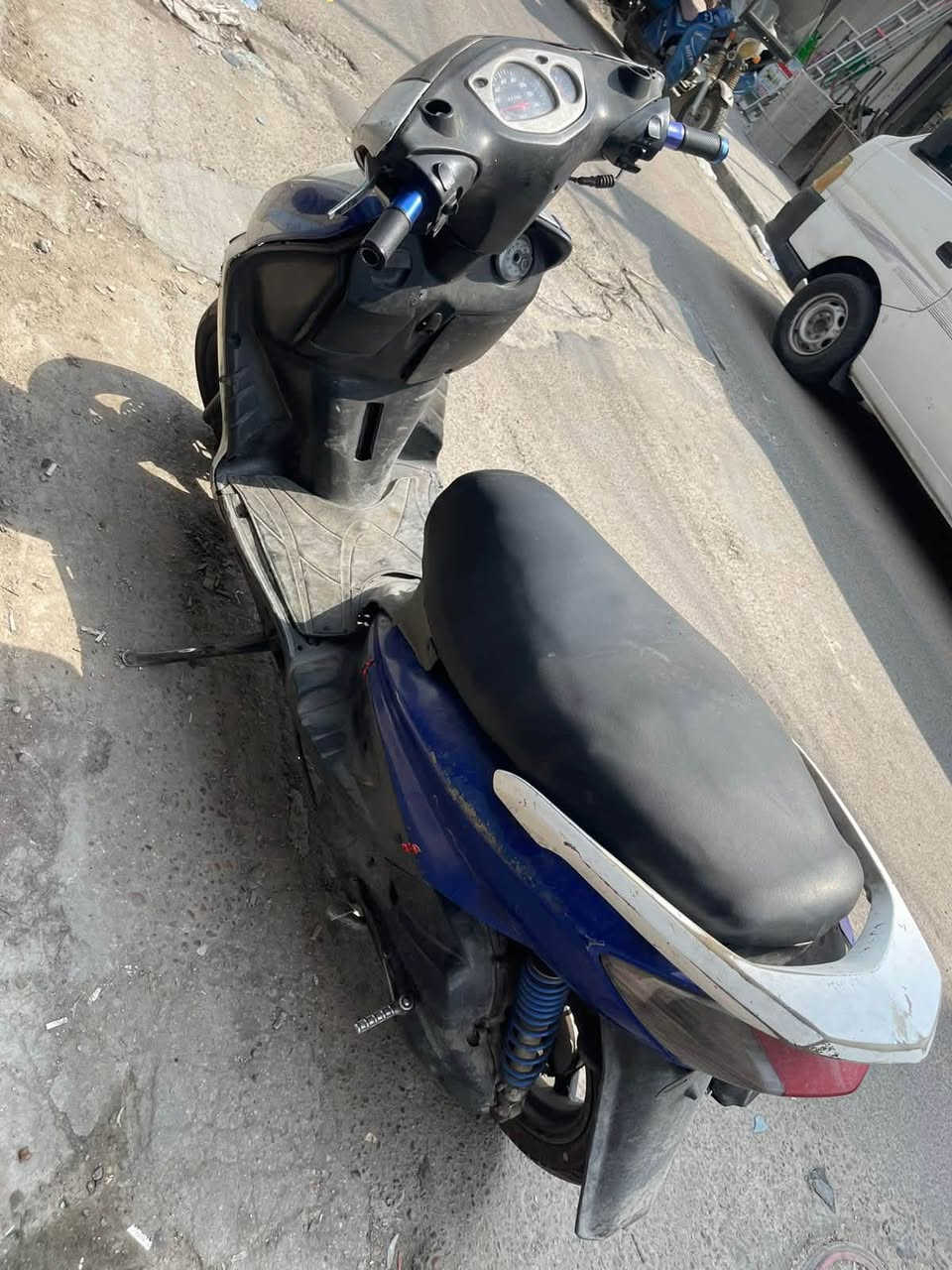 سلام عليكم سكنز. نثيه 140كوري الدراجه نكره وهاي كفراته كلشي شغال بيه مكينه. دخان   وماشه عوجه  بغداد الاعظميه ***********   هندر الدراجه.   سعره225
