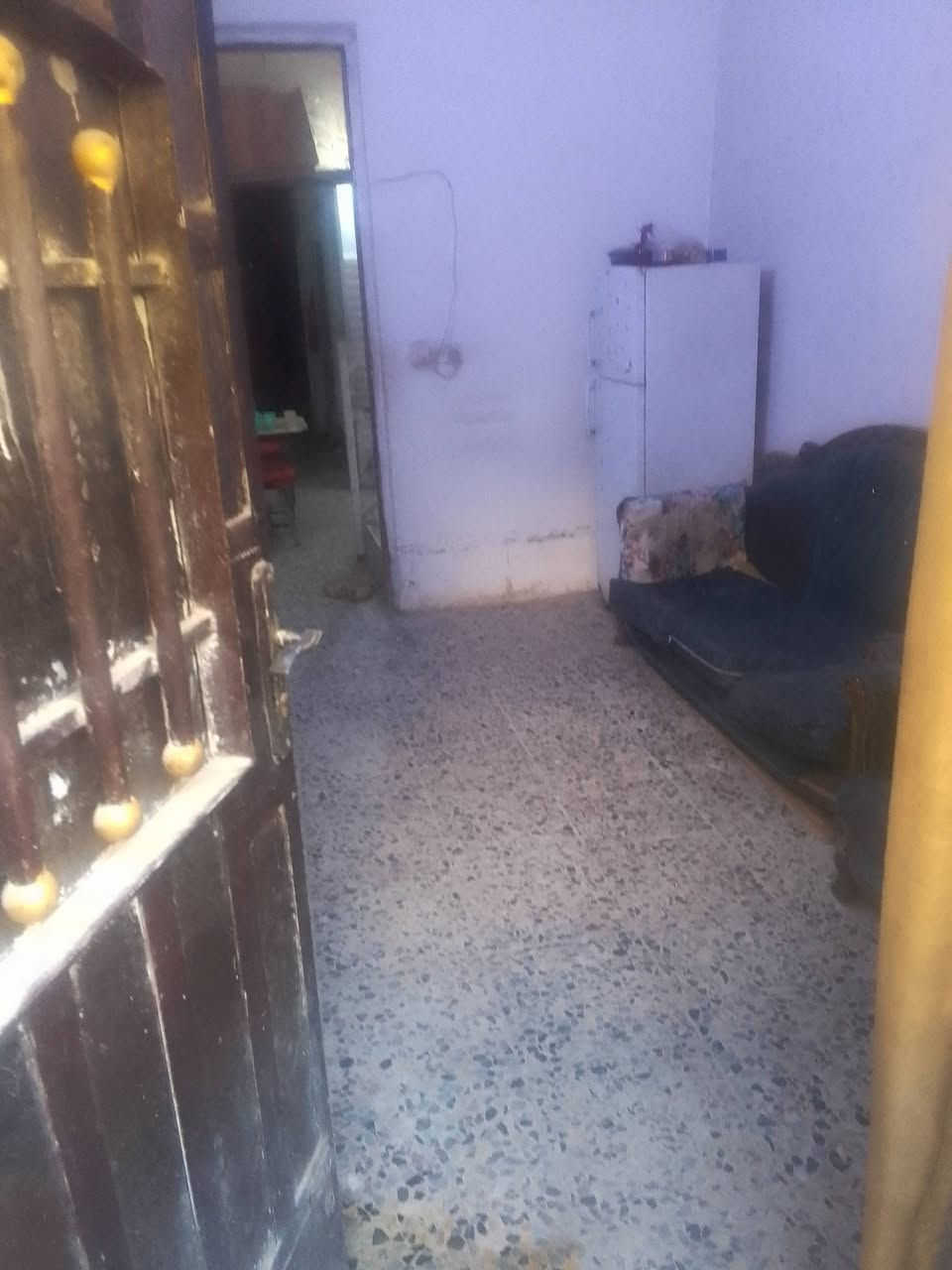 بيت للبيع 50متر طابقيين غرفه ومطبخ وخدمات وغرفتين وخدمات فوك وبيتونه سطحين مسلح زراعي ابو طيارة شارع ليمونه قرب اسواق ماشاء الله 115سعره
