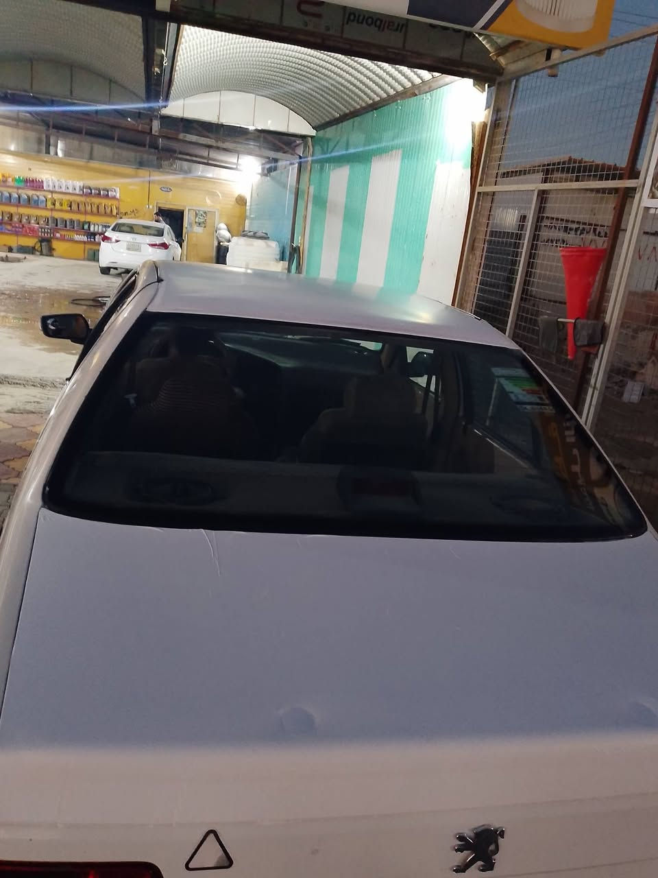يالله بيجو ٤٠٥مديل ٩
كير مكينه حدايديه تخم ناير وتبريد كفاله 
البدي مكفول منضربه بيها صبغ دوس وهلالات 
سياره خير من الله دواخل بيجي  شرط التحويل 
٣٤وبيها مجال 
العنوان شارع المعمل قرب مدرسة الأهرام 
***********
