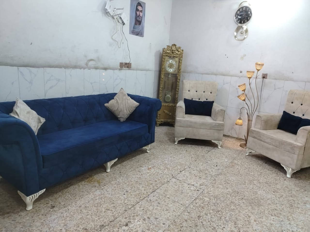 تخم تركي 5 مقاعد نظيف
سعره 160 وبي مجال مكان البياع 
اكو توصيل ب واتساب 
***********

