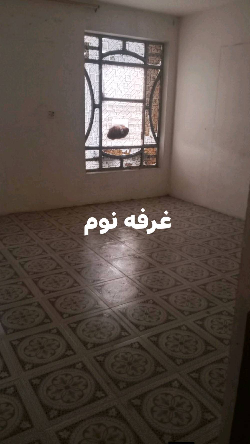 مشتمل للايجار الشعب شارع عدن بظهر جامع الجهاد شارع الحدادين طرمه مدخلين استقبال مطبخ حمام منور حولي الطابق الثاني غرفتين نوم وحولي بدون دلاليه 550 اجارة