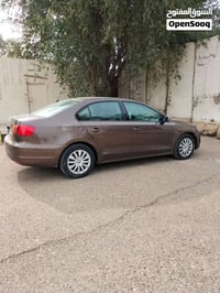 جيتا 2012 خليجي ماشية 136 الف بيها موقع السيارة بغداد  07721467776  ال...
