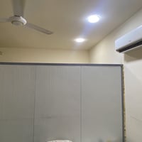 للبيع قاطع سندويچ السعر ٣٠٠،٠٠٠  العنوان بغداد عامريه  07717872688 وات...